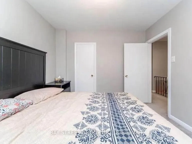 57 Medway Cres #UPPER FLOOR — Photo 14