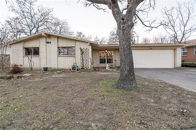 1st image of 36 Regents Park Dr