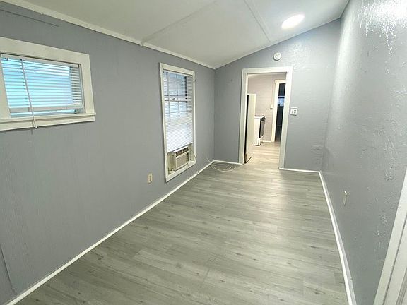 2nd image of 1014 13th Ave W #9320703