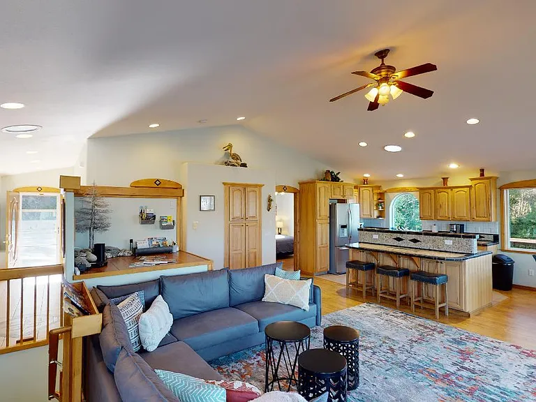 94451 Jerrys Flat Rd — Photo 31