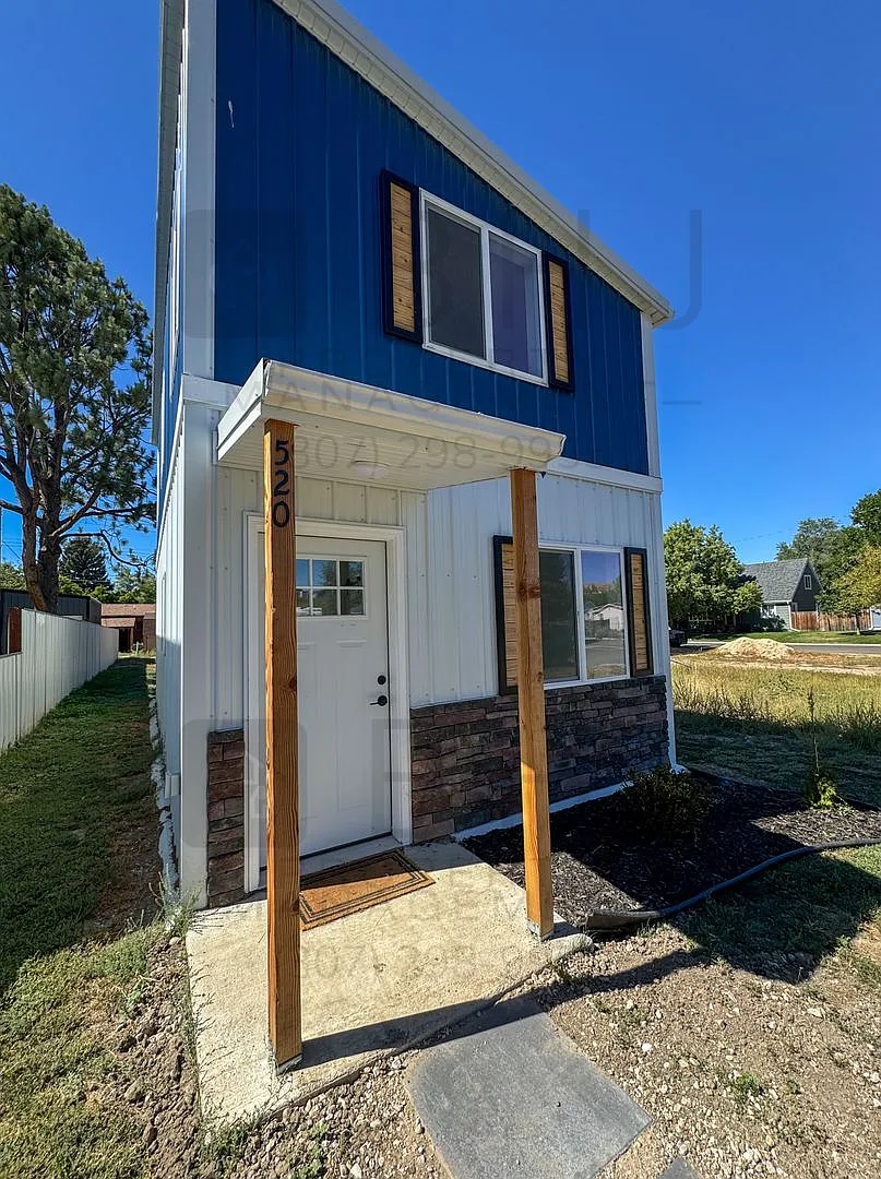Dog Friendly, 1 Bed/ 1 Bath Single Family Home — Photo 1