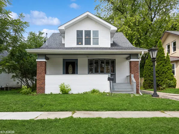 917 N 14th St, Dekalb, IL 60115