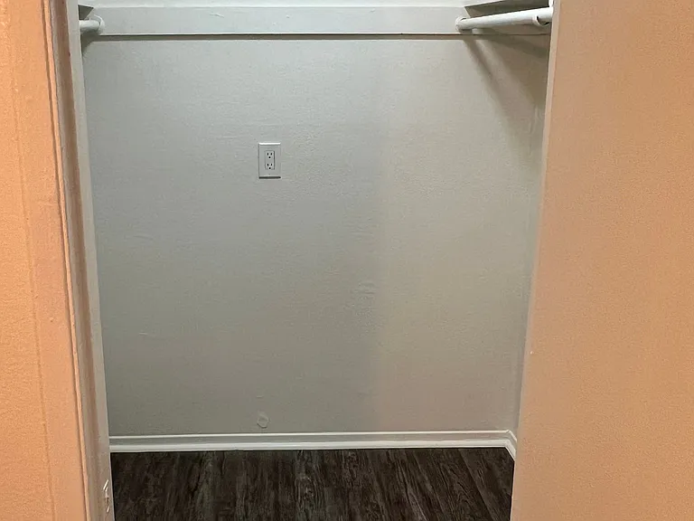 Knotty Apartments — Photo 13