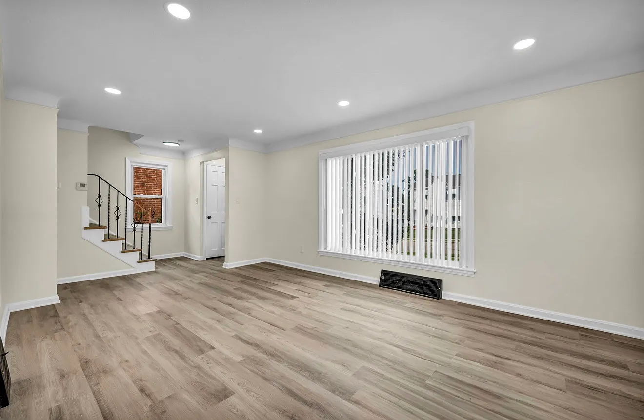 3 bed, 1150 sqft, $1,975 — Photo 2