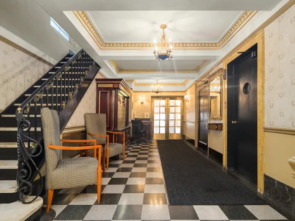 142 East 49th Street image 5 of 6