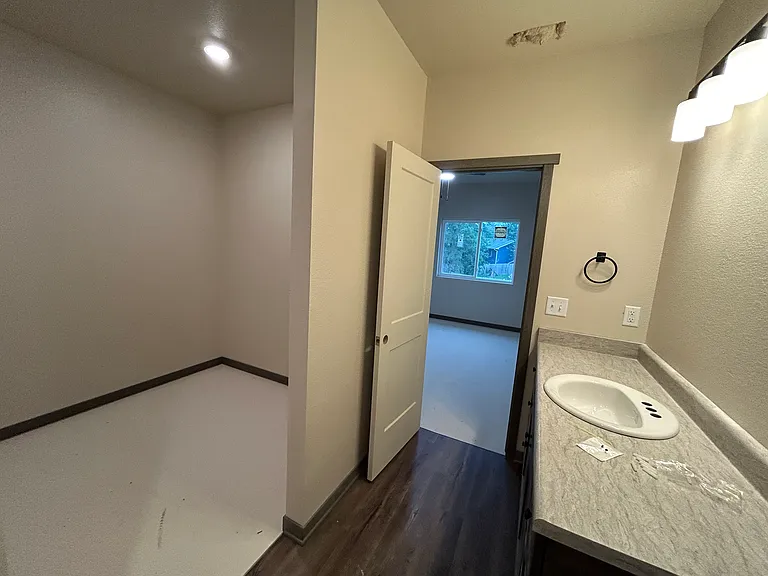 6950 Hickman Rd #302A — Photo 23