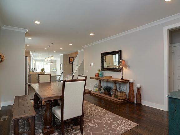 5th image of 904 15th Ave S #A