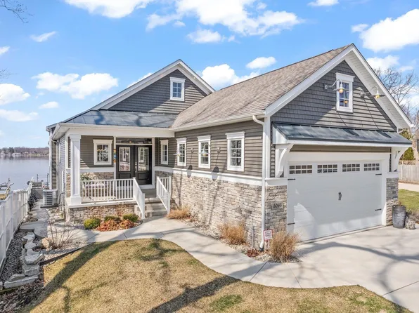 5065 S State Road 10 Rd, Knox, IN 46534