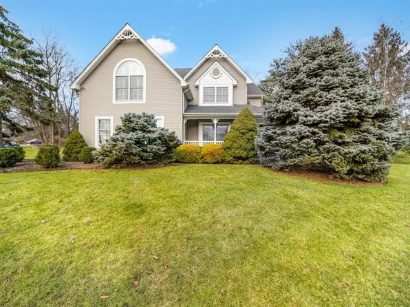 9 Lenni Lenape Court, Stony Point, NY 10980