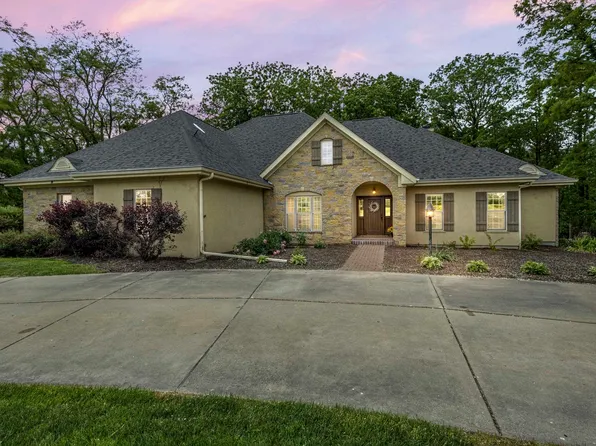 1741 Black Cherry Ct, Verona, WI 53593
