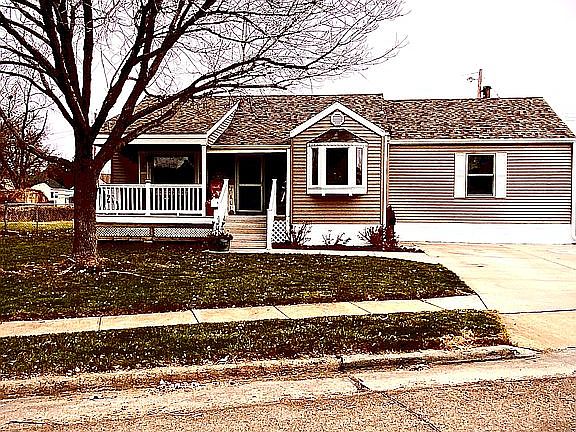 2nd image of 403 James Ave