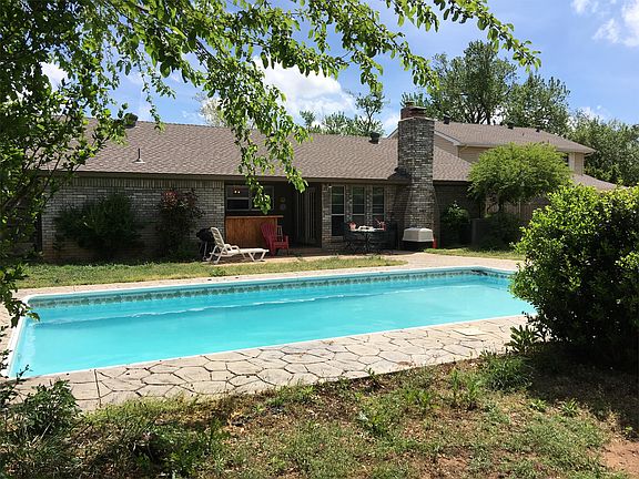 Beautiful Pool comes with weekly cleaning service!