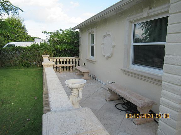 3rd image of 828 Fernwood Drive