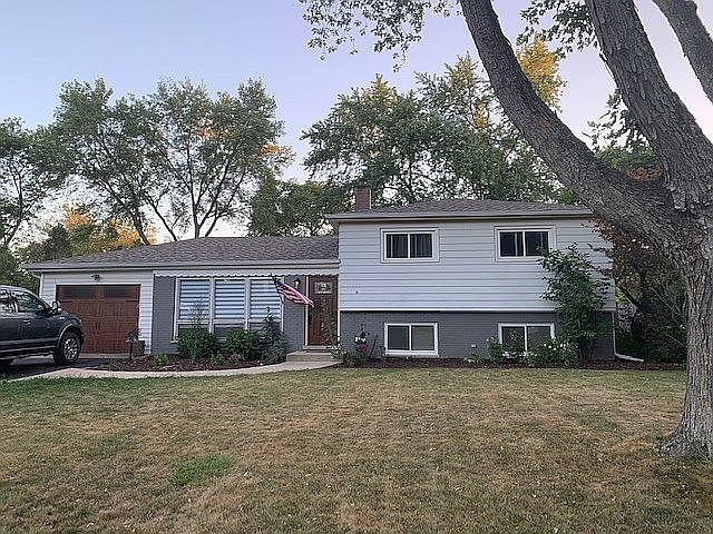 1st image of 22W403 Birchwood Dr