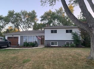 22W403 Birchwood Dr, Glen Ellyn, IL 60137