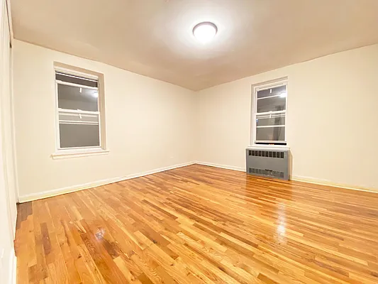 Rented by Queens Apartments Realty LLC | media 16
