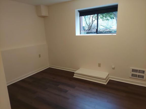 3rd image of 102 18th Ave E #B