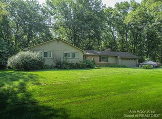11665 Lombardy Ct, Pinckney, MI