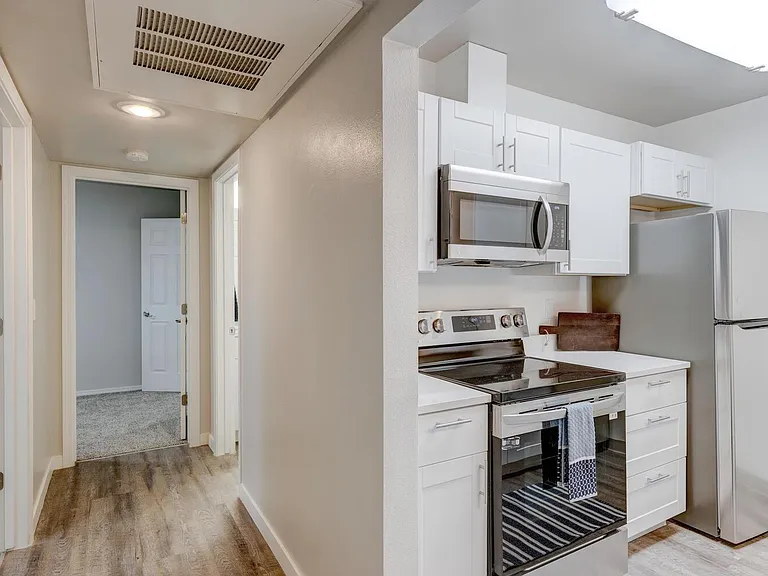 Rock Pointe Apartments — Photo 17