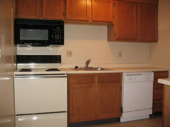 6 Arrow St #8, Cambridge, MA 02138