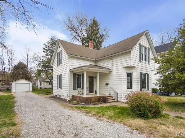 211 E Olive St, Staunton, IL 62088