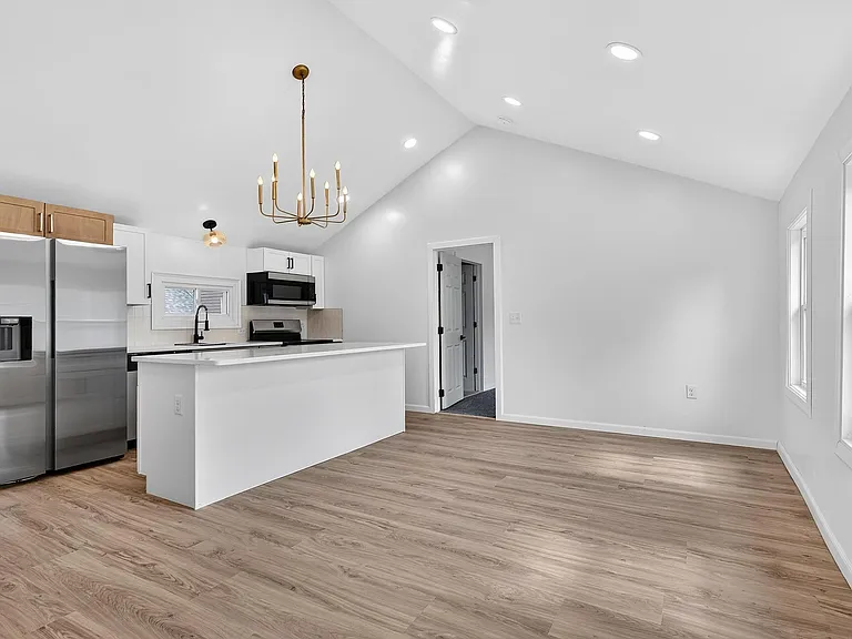 120 Normal Ave #4 — Photo 1
