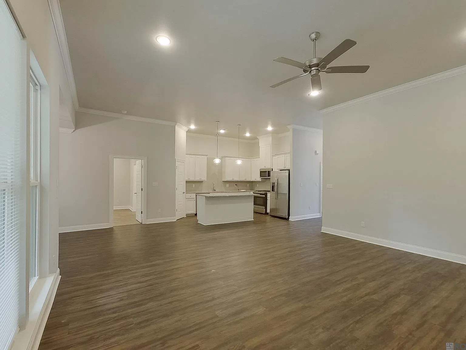 3 bed, 1728 sqft, $2,245 — Photo 3
