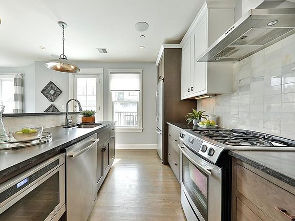 4th image of 67 South St #3