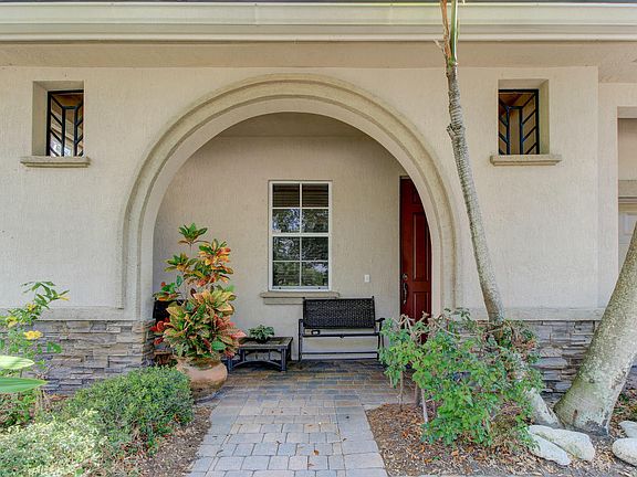 4th image of 816 Lincoln Ct