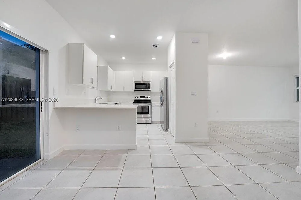3 bed, 2.5 bath, 1442 sqft, $2,650 — Photo 4