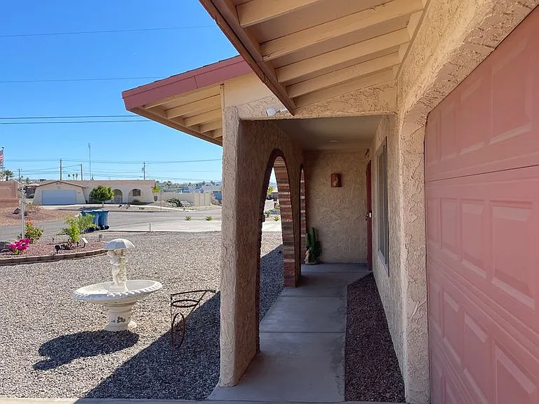 2990 Yuma Dr — Photo 4