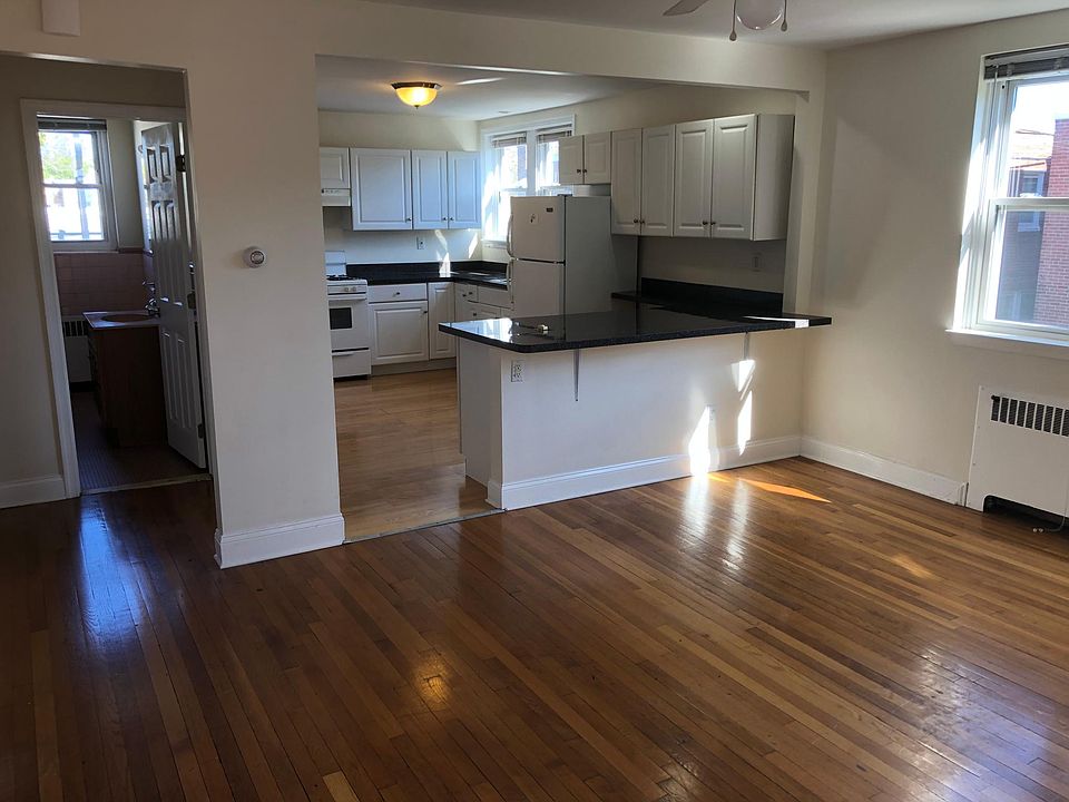 1st image of 1801 Chestnut St APT 4