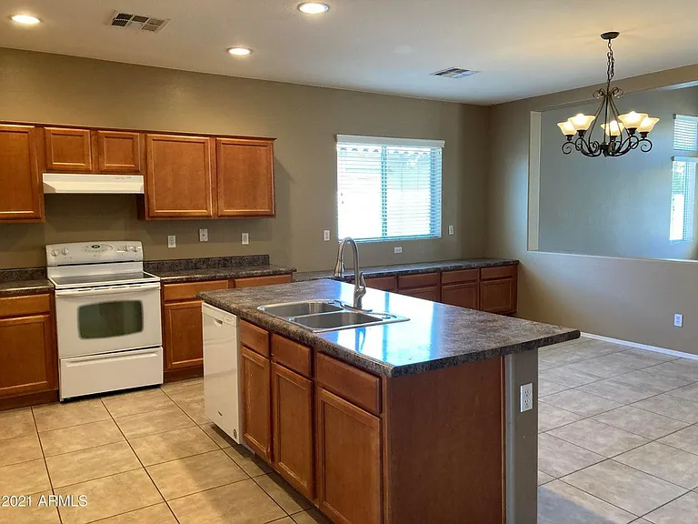 4957 S Stonecreek Blvd — Photo 3