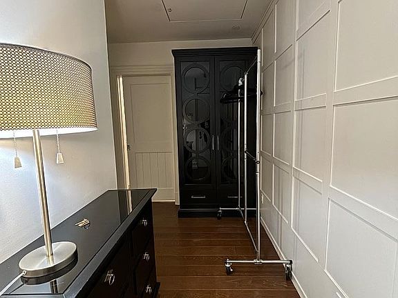 4th image of 214 E 52nd St #2-4