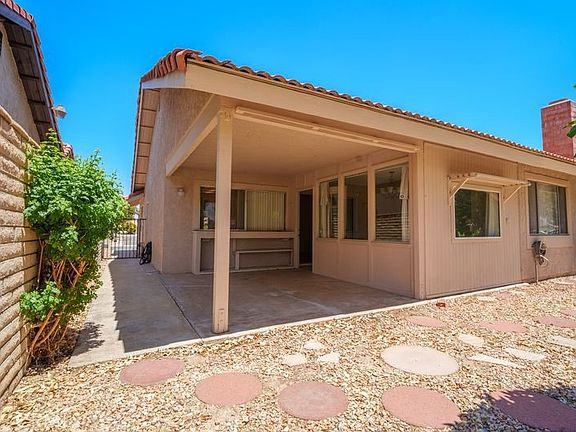 4th image of 1925 Silver Oak Way