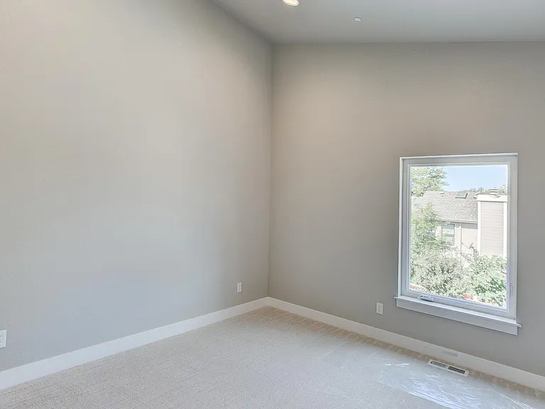 830 Cherokee Dr — Photo 10