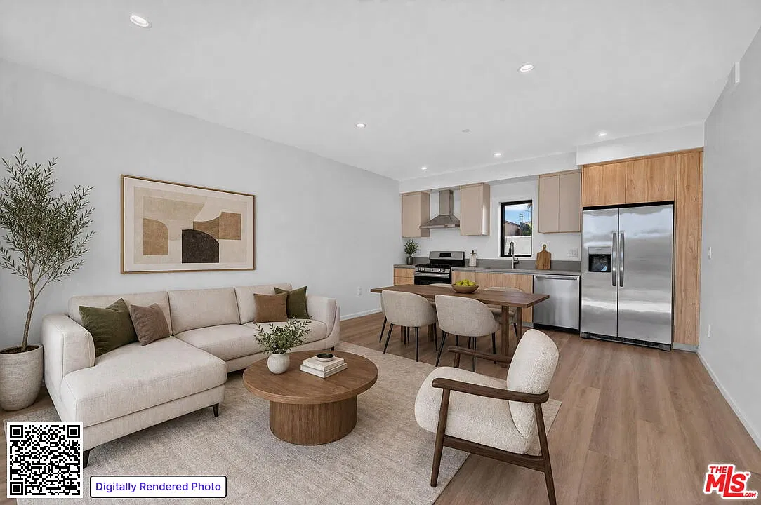 2 bed, 2.0 bath, 950 sqft, $4,999 — Photo 2