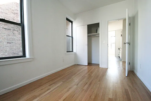 Rented by Aether Property Group | media 29