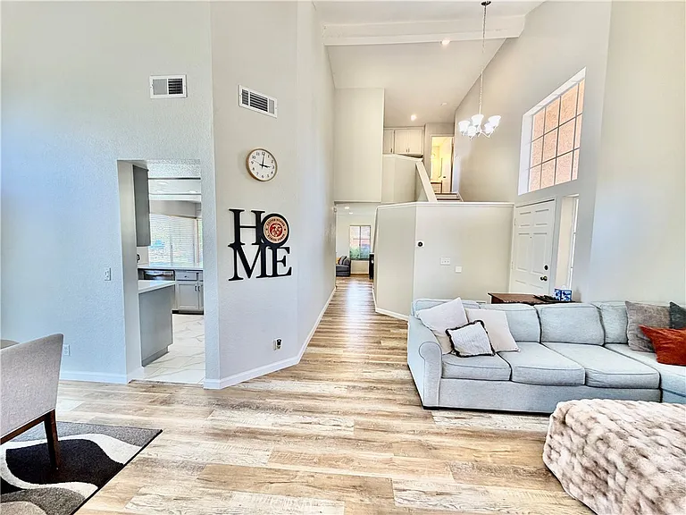 39711 Barberry Ct — Photo 8