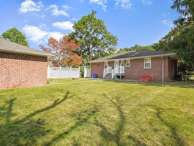 38 Carlson Ct #1 — Photo 24