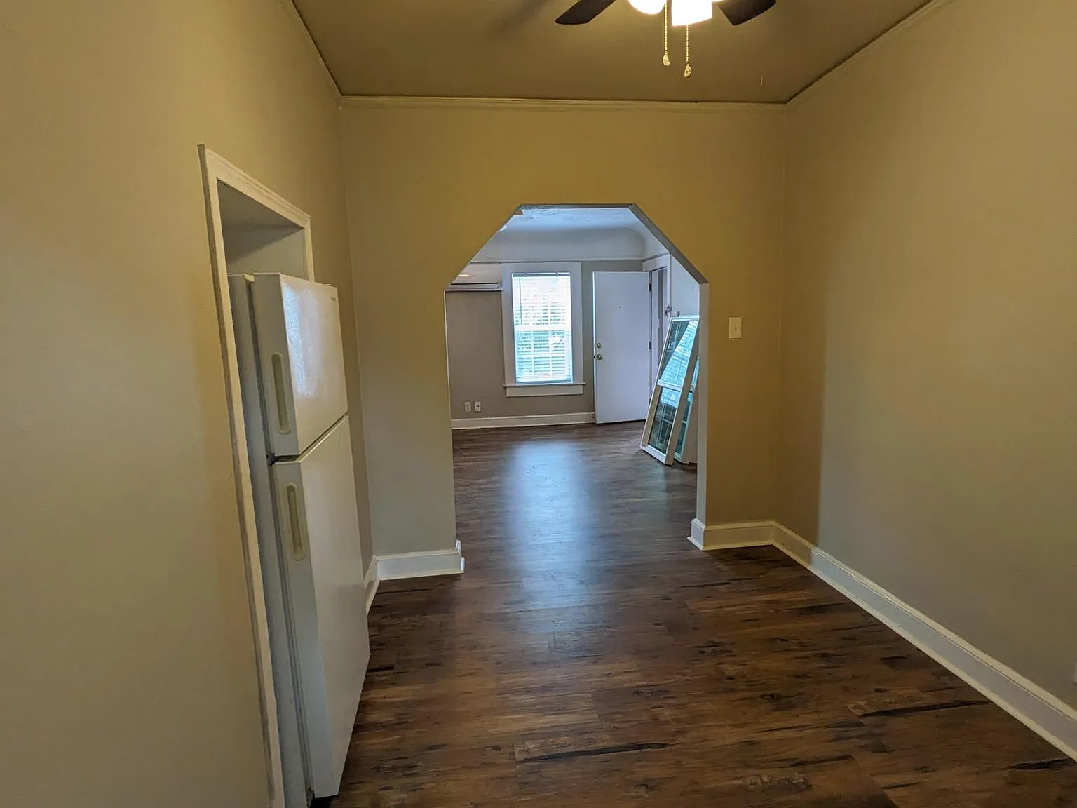 Studio, 700 sqft, $990 — Photo 4