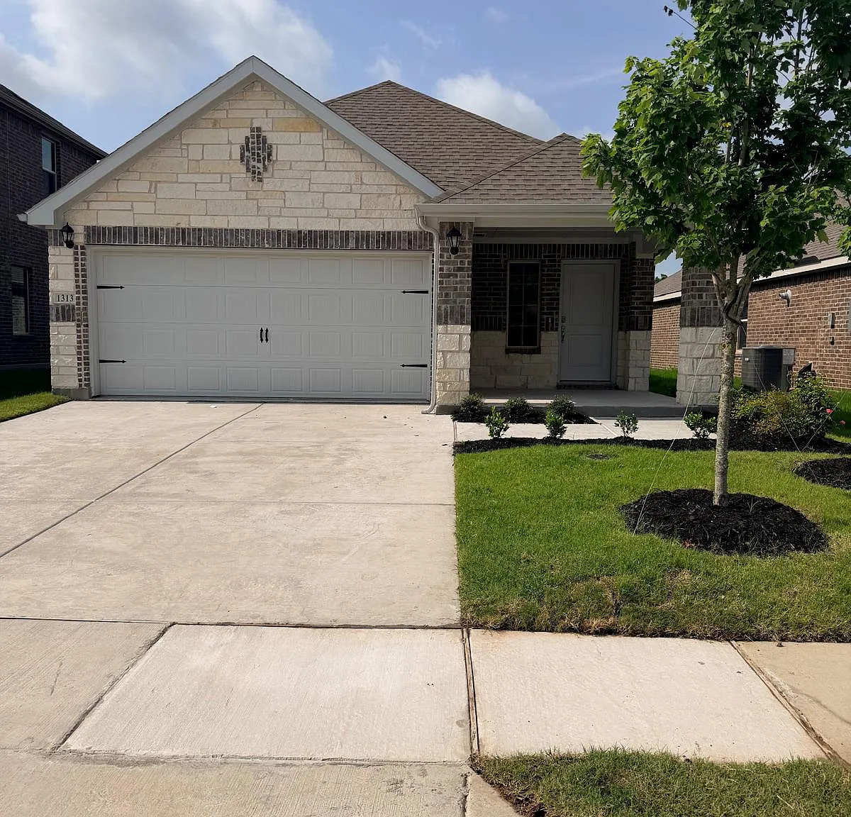 3 bed, 1559 sqft, $1,895 — Photo 1