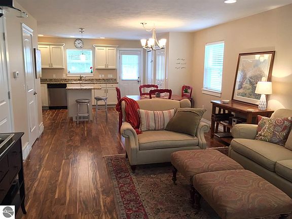 3rd image of 1037 Karla Ln