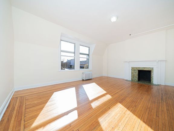 4th image of 1125 Dean St #3F