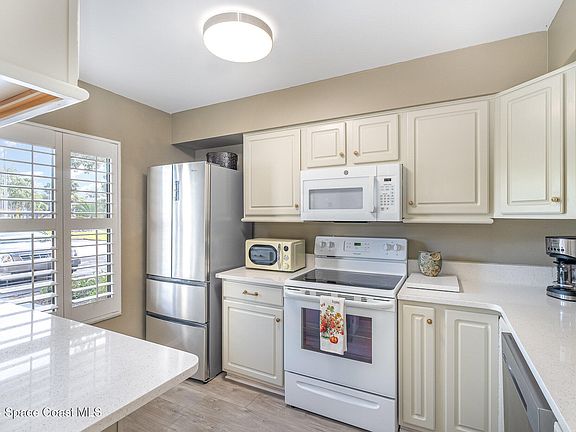 5th image of 200 International Dr APT 602