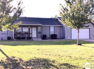 1108 N Ward Rd, Raymore, MO 64083