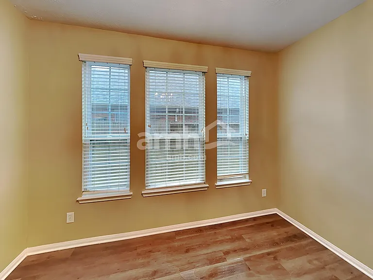 5718 Emerald Brook Ln — Photo 4