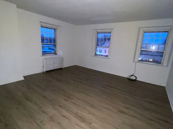 2 S Market St, Elizabethtown, PA 17022