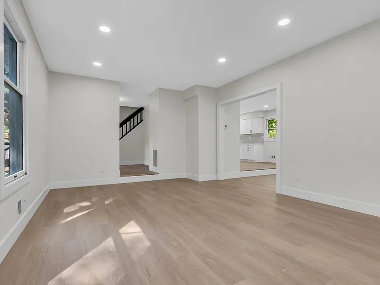 633 Eltone Rd — Photo 39