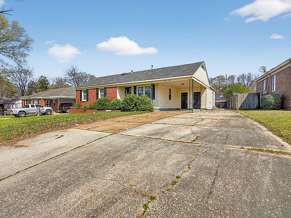 3rd image of 3220 Christine Rd